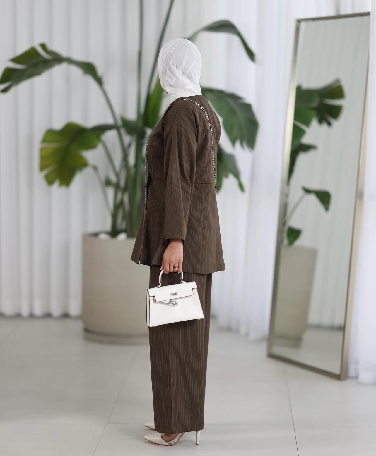 2 pieces brown