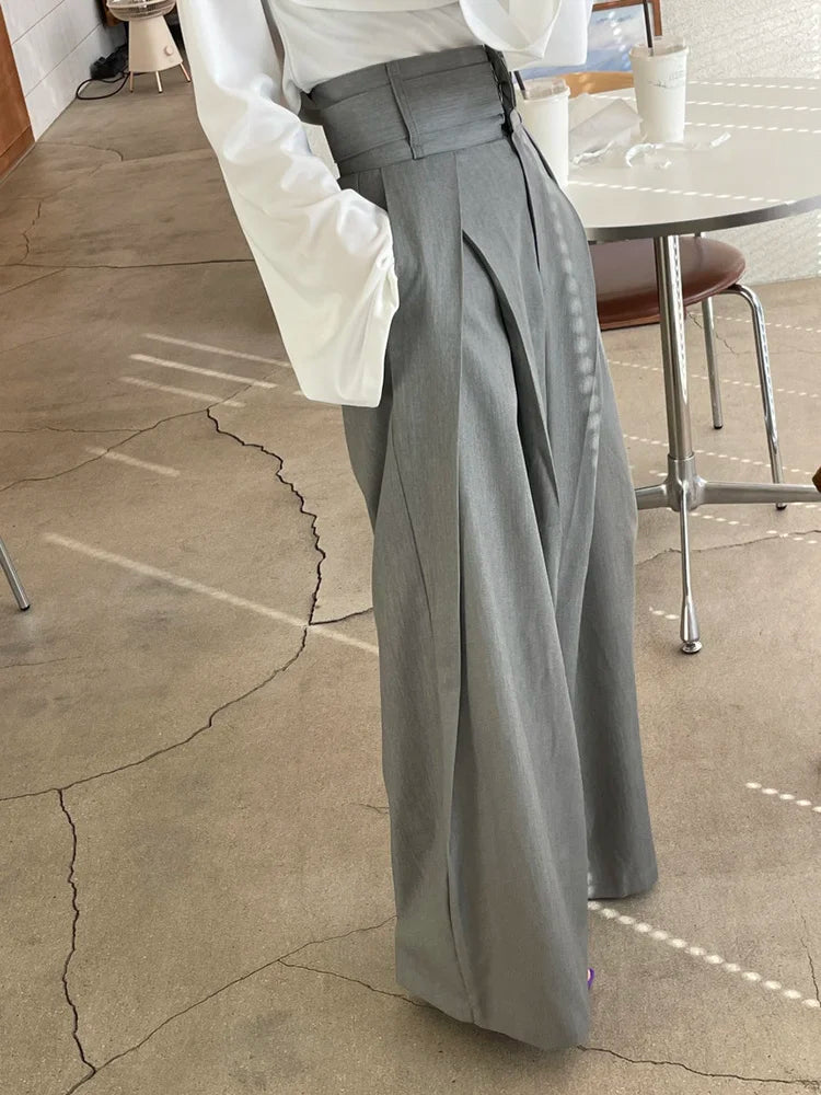 بنطلون فضفاض مطوي